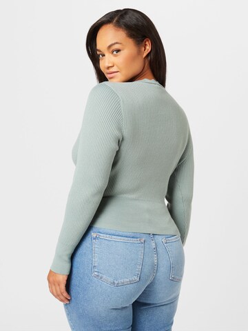 ABOUT YOU Curvy Pullover 'Ida' in Grün