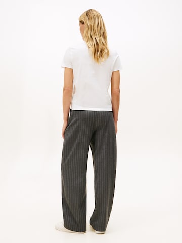 balts TOMMY HILFIGER T-Krekls 'CLASSIC'