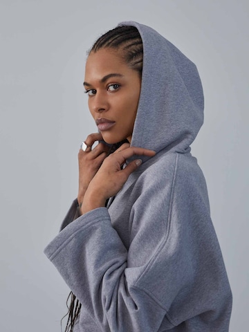 Sweat-shirt 'Rebecca' LeGer by Lena Gercke en gris