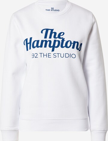 92 The Studio Sweatshirt 'The Hamptons' in Wit: voorkant