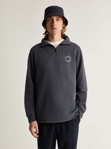 Sweat-shirt Scalpers en gris : devant