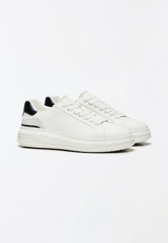 Bershka Platform trainers in White