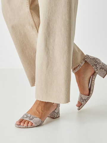 Tamaris Szandálok - barna