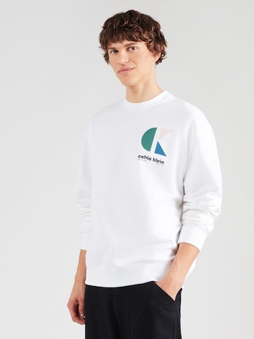 Sweat-shirt Calvin Klein Jeans en blanc : devant