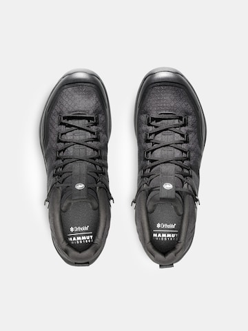 MAMMUT Flats 'Sertig III Mid' in Black