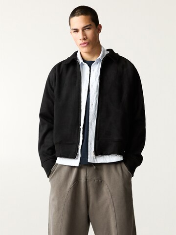 Pull&Bear Between-season jacket in Black: front