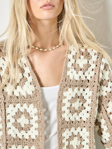 Cardigan ' ' Apricot en marron