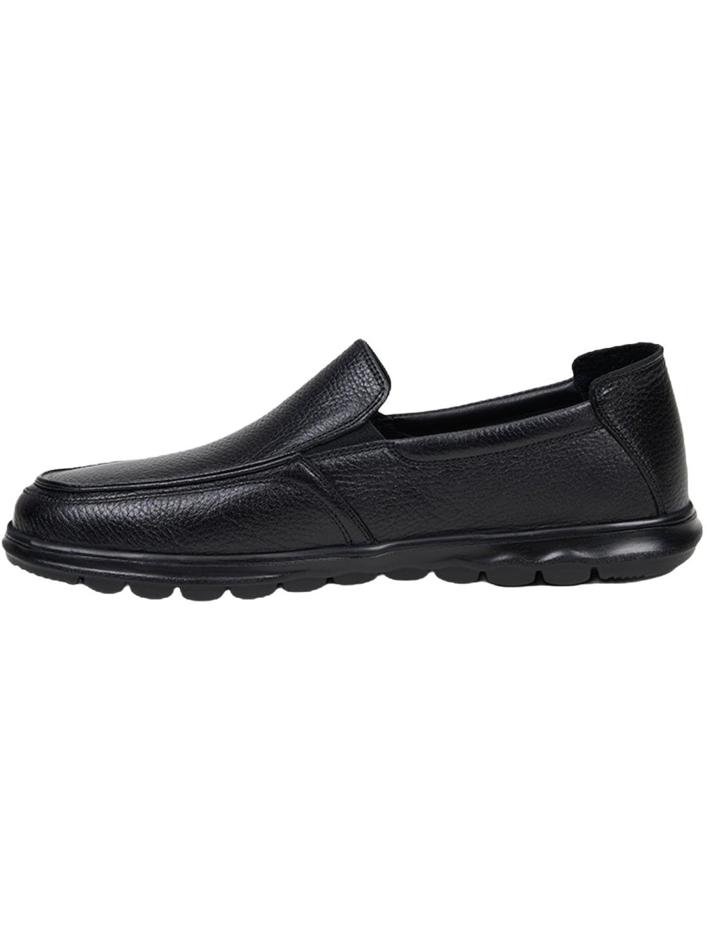 Desa Classic Flats 'Slipper' in Black