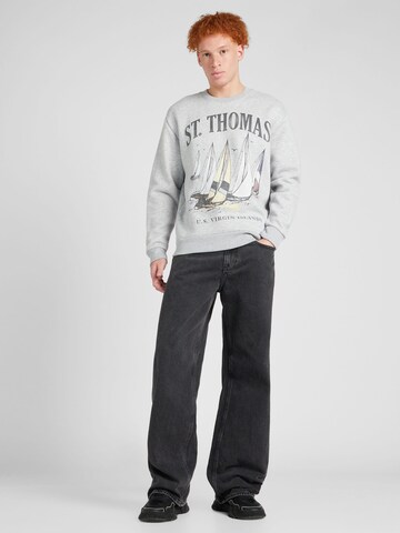 HOLLISTER Sweatshirt 'APRES SKI' in Grey