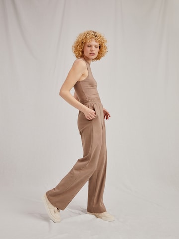 A LOT LESS Wide leg Pants 'May' in Beige