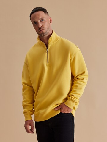 DAN FOX APPAREL Sweatshirt 'Dave Heavyweight' in Yellow: front