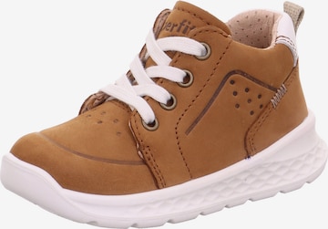 SUPERFIT - Zapatos primeros pasos 'Breeze' en marrón: frente
