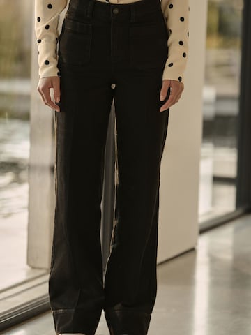 Next Обычный Джинсы в Черный: спереди