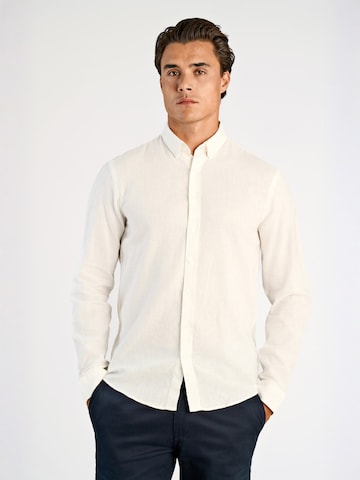Coupe regular Chemise Lindbergh en blanc