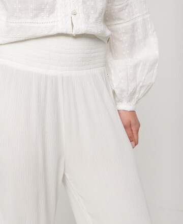 Superdry Wide leg Pants in White