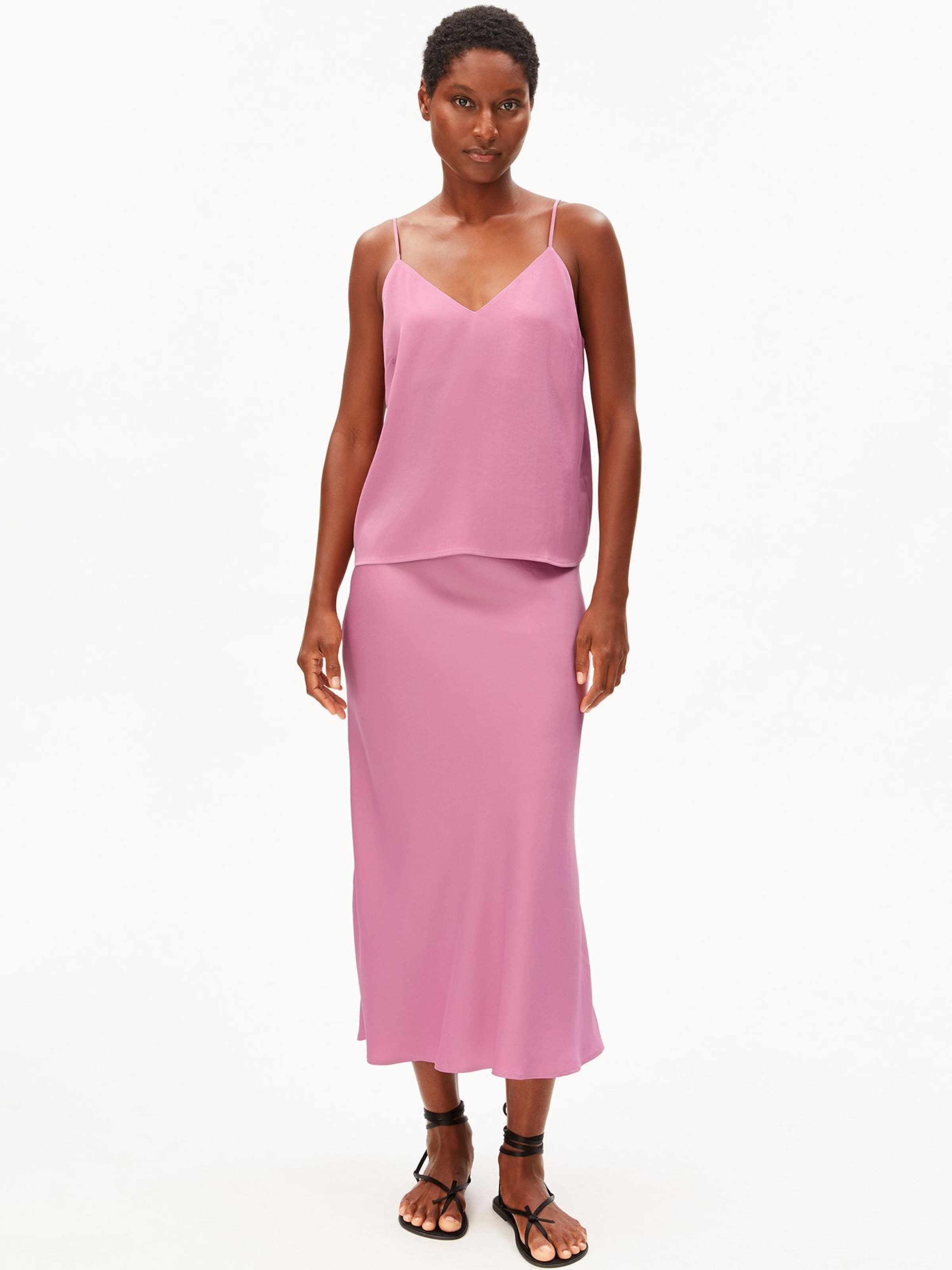 Haut ARMEDANGELS en rose