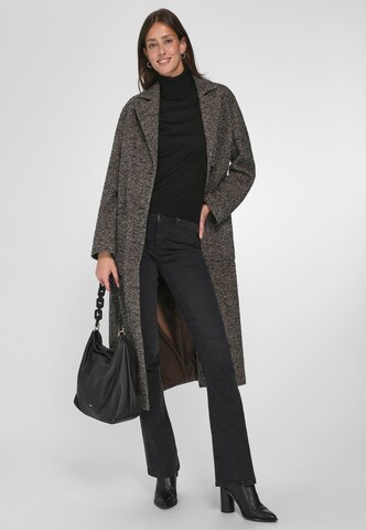 Fadenmeister Berlin Between-Seasons Coat in Grey: front