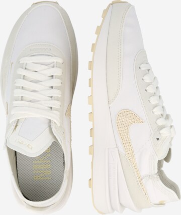 Nike Sportswear Matalavartiset tennarit 'Waffle One' värissä valkoinen