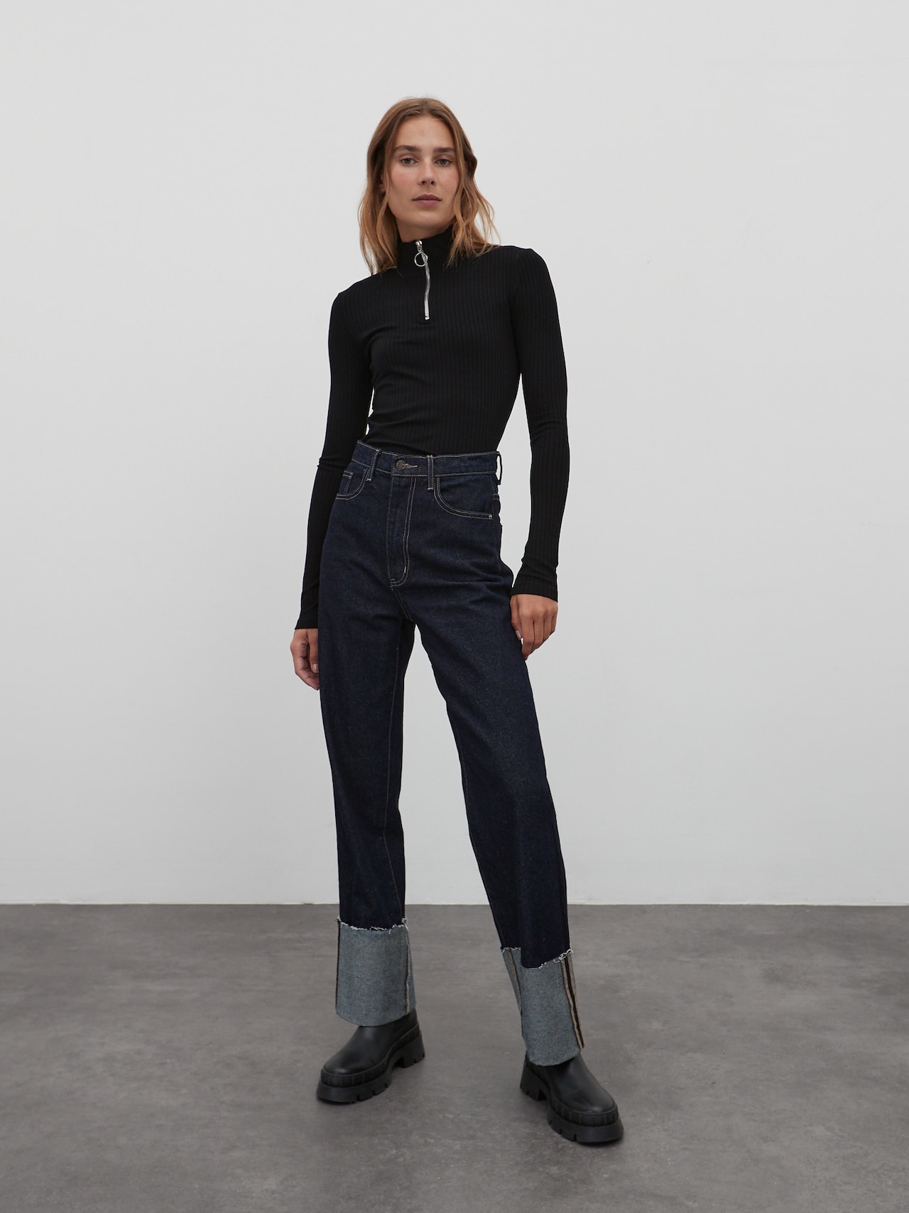 EDITED Produits T-shirt 'Svetlana' noir