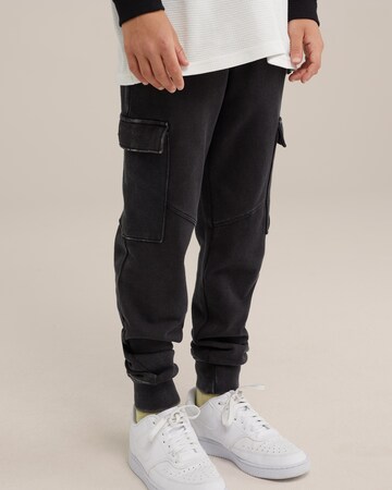 WE Fashion Конический (Tapered) Штаны в Серый: спереди