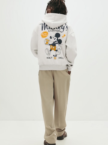 Pull&Bear Sweatshirt in White: front