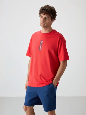 Tommy Life Shirt in Red