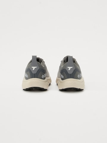 COLUMBIA Low shoe 'Escape Thrive™ Titanium™' in Grey