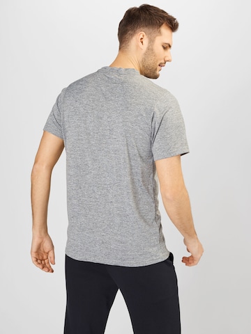 Maglia funzionale di PUMA in grigio