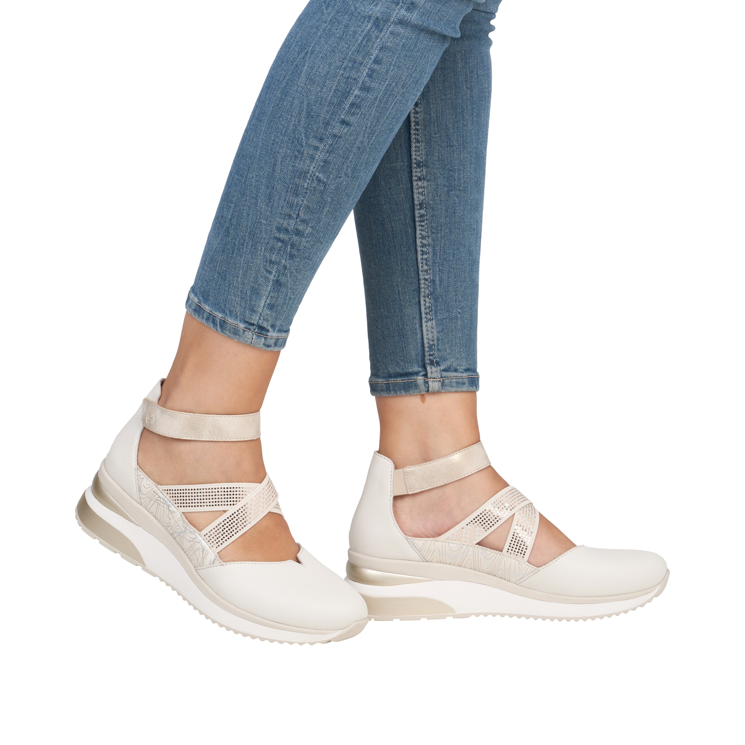 Sandales 'D2411' REMONTE en blanc