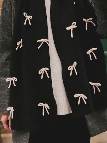 Next Κασκόλ σε μαύρο