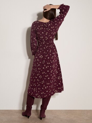 Apricot Dress ' ' in Red