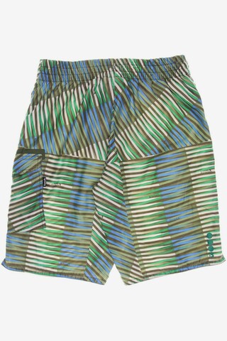 BENCH Shorts in 28 in Green