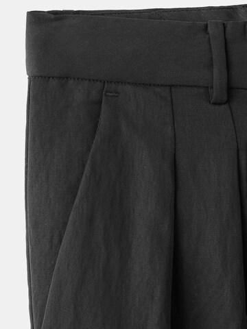 MANGO Zvonové kalhoty Kalhoty se sklady v pase 'Marga' – černá