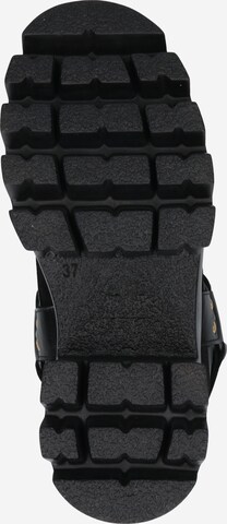 Toral Snow Boots in Black