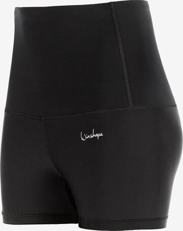 Winshape Skinny Sportshorts 'HWL502' in Schwarz