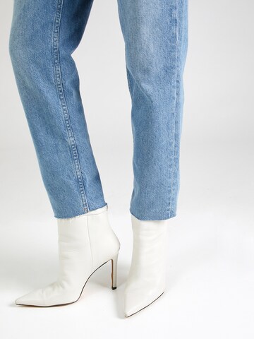 ABOUT YOU Regular Jeans 'Evelin' in Blau