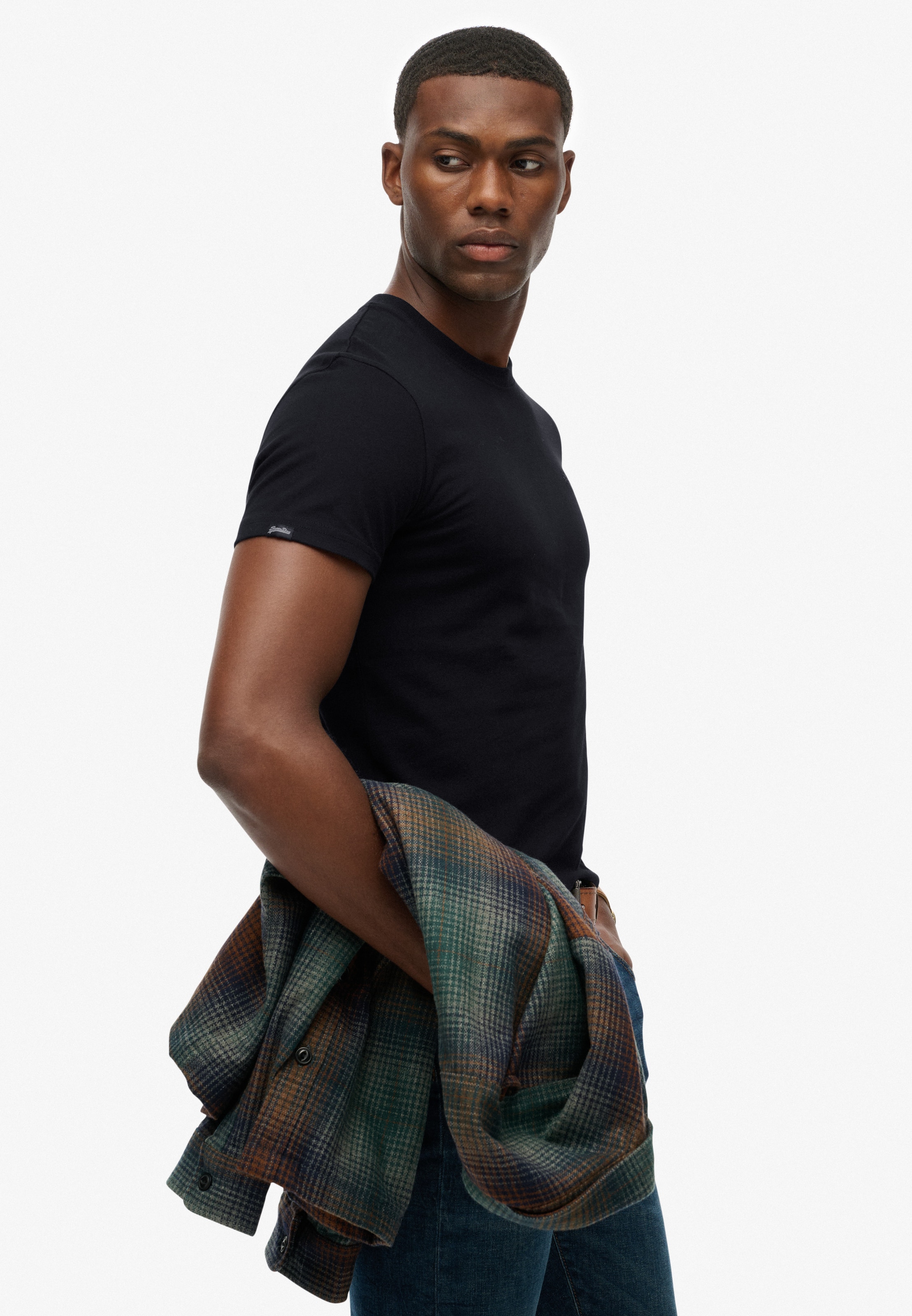 T-Shirt 'Essential' Superdry & Co en noir