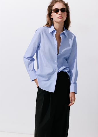 MANGO - Blusa 'REGU' en azul: frente