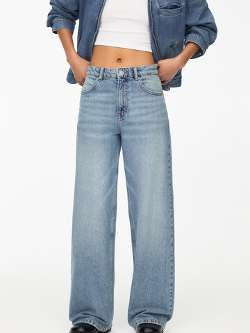 Wide leg Jeans di Pull&Bear in blu: frontale