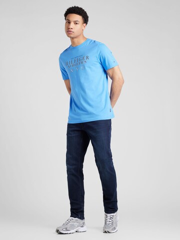 TOMMY HILFIGER T-shirt 'NYC' i blå