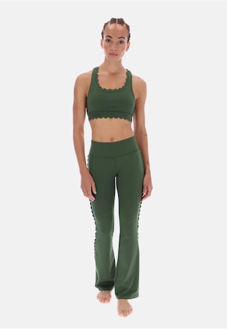 Flared Pantaloni sportivi di Ted Baker in verde