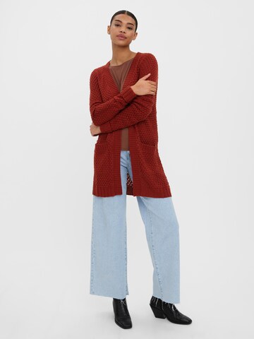 Cardigan 'Esme' VERO MODA en rouge