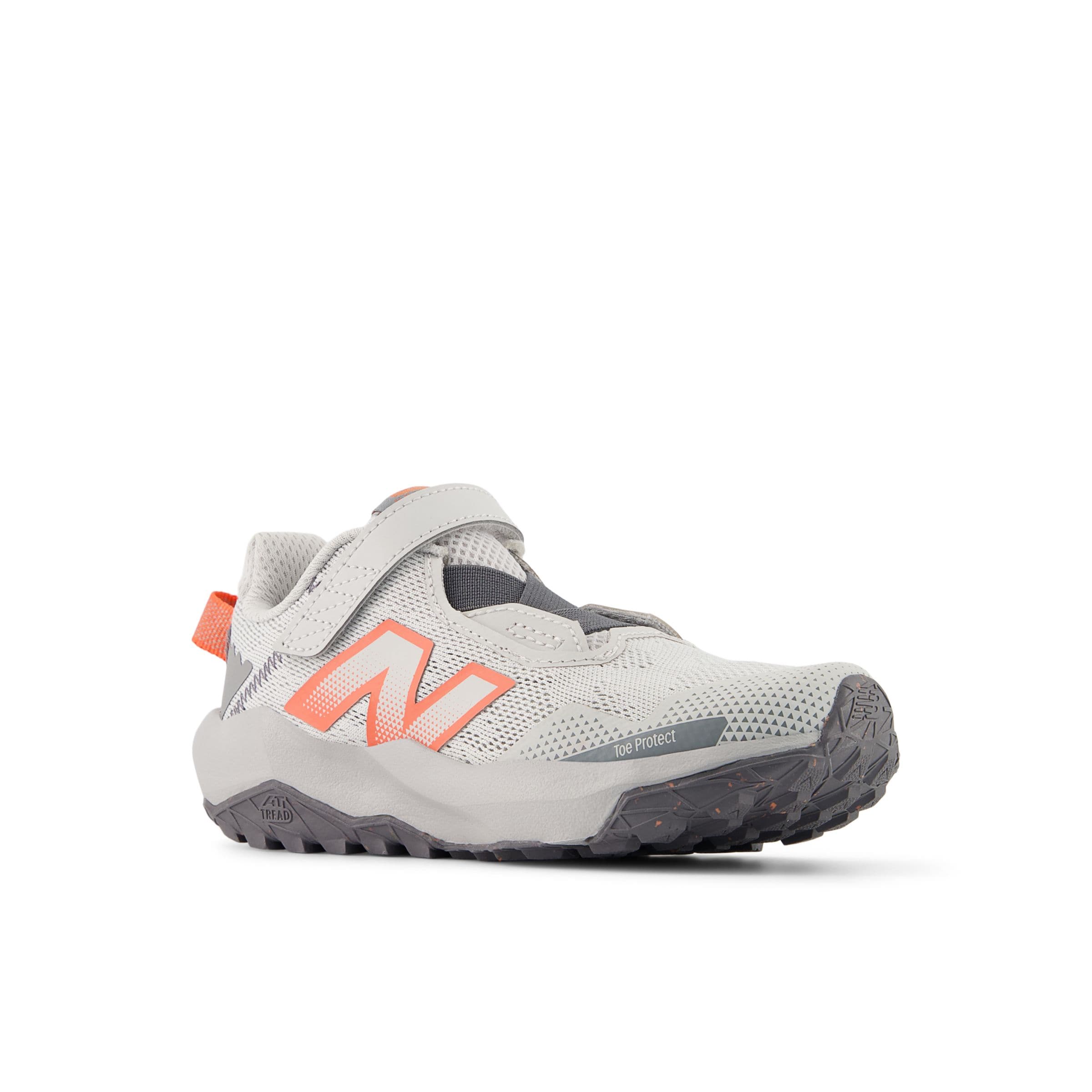 new balance Sports shoe in Grey: front