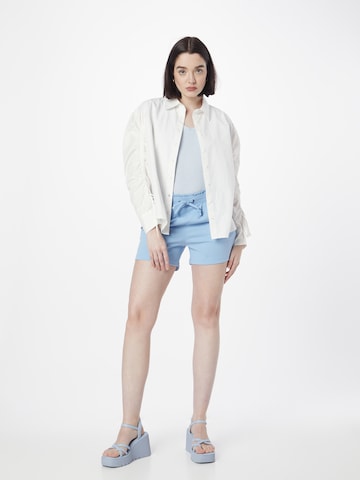 JDY Regular Shorts 'NEW CATIA' in Blau