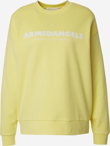 ARMEDANGELS Sweatshirt 'ARIN' in Geel: voorkant