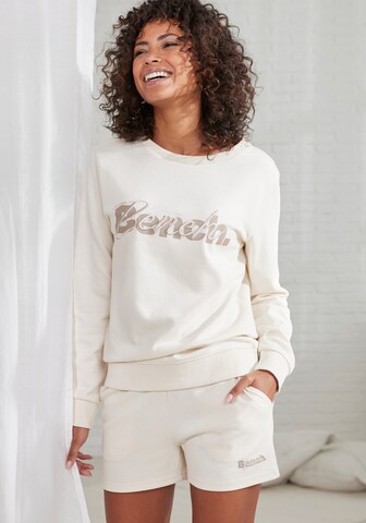 BENCH Суичър в бежово: отпред