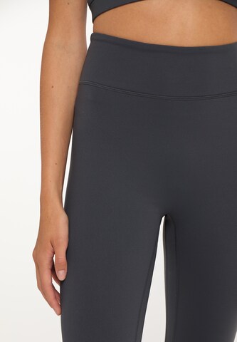 IZIA Skinny Leggingsit värissä harmaa