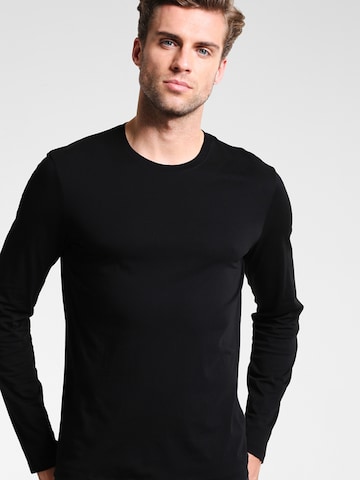 ARMANI EXCHANGE Тениска в черно