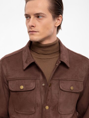 Antioch Between-season jacket in Brown