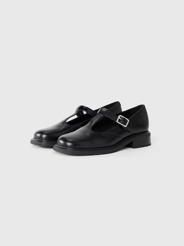 VAGABOND SHOEMAKERS Балетки с ремешком 'ELLIS' в Черный